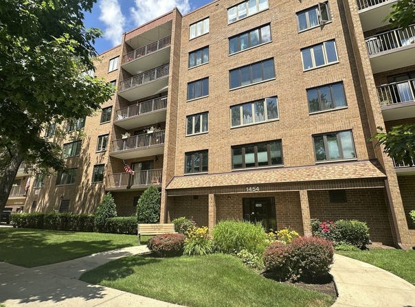1454 Ashland Avenue, Des Plaines, IL 60016