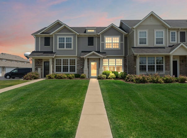 11481 Rhode Island Street, Crown Point, IN 46307
