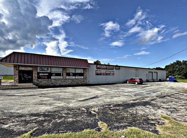 1900 Crockett Road, Palestine, TX 75801