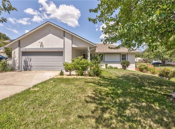 6506 Yorkshire Court, Grandview, MO 64030