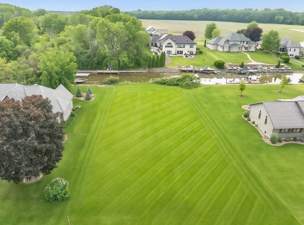 KILLDEER Lane, OSHKOSH, WI 54901