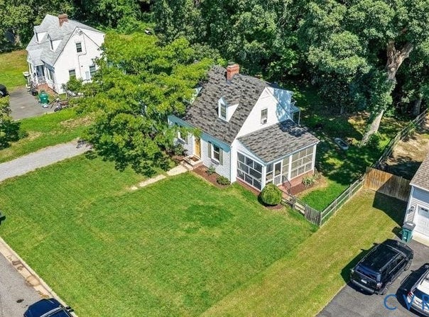 912 Francis Rd, Glen Allen, VA 23059