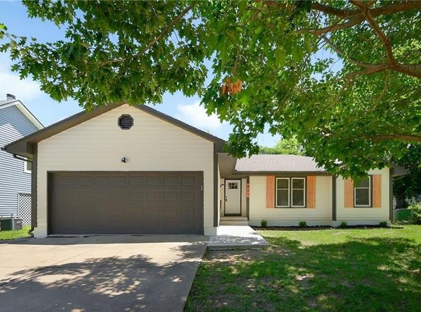 821 Heather Drive, Belton, MO 64012