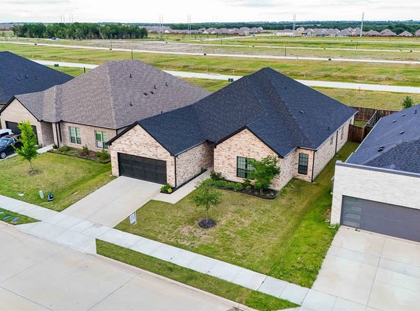 354 Rock Acre Drive, Lavon, TX 75166