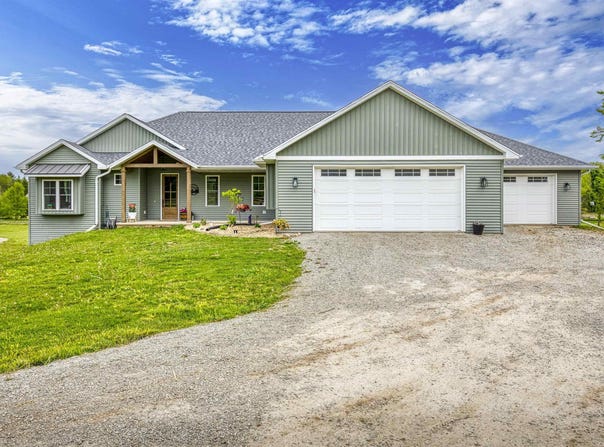 N994 NORTH Road, HORTONVILLE, WI 54944