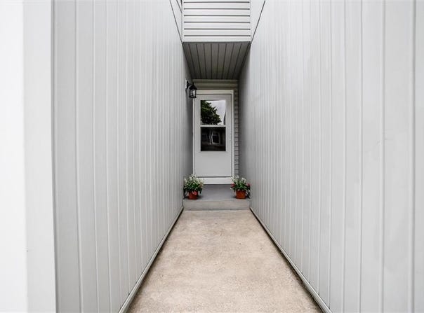 1263 N Petzold Drive, Olathe, KS 66061