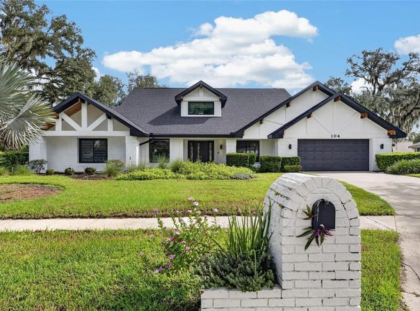 104 BARRINGTON Drive, BRANDON, FL 33511