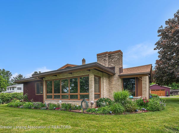 203 Branson Bay Drive, Mason, MI 48854