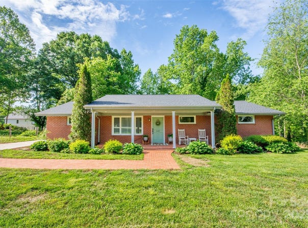 539 30th Avenue NW, Hickory, NC 28601