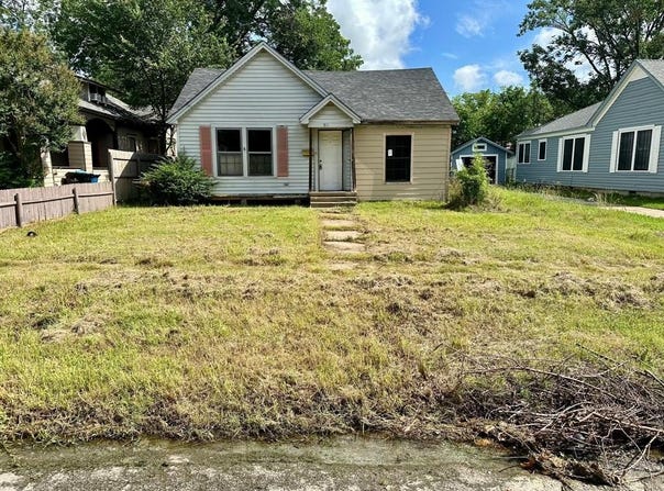 911 W Sears Street, Denison, TX 75020