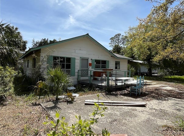 1226 Hawthorne Avenue, Cedar Key, FL 32625