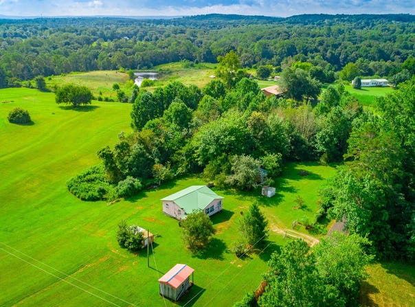77 Bolton Road, Trenton, GA 30752