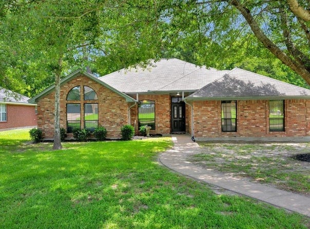 602 April Dr, Lufkin, TX 75904