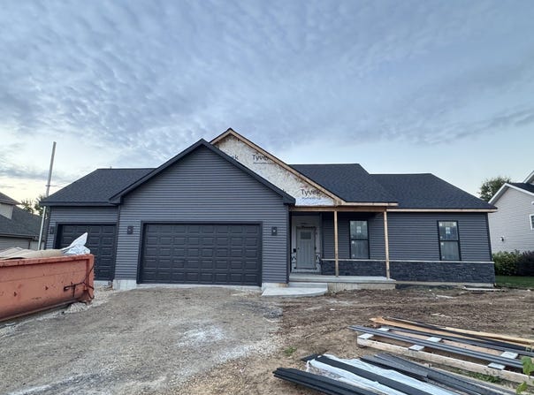 105 Boeing Trail, Poplar Grove, IL 61065
