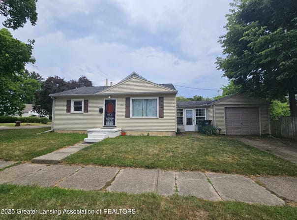 1501 Pico Avenue, Lansing, MI 48910