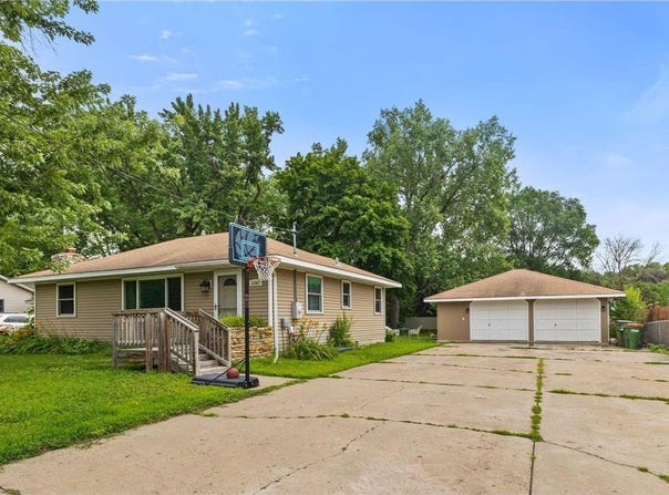 8385 E River Road NW, Coon Rapids, MN 55433