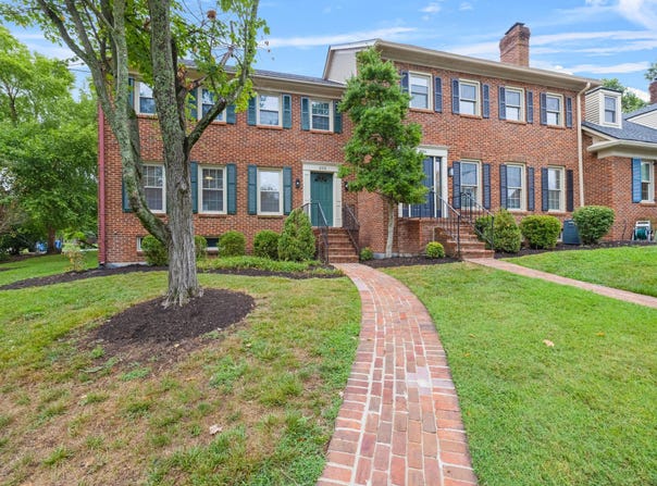 292 Chippendale Circle, Lexington, KY 40517