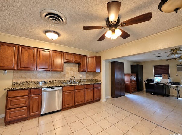 807 Frio, Cotulla, TX 78014