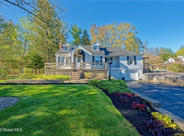 2550 Old Troy Rd Road, Niskayuna, NY 12309