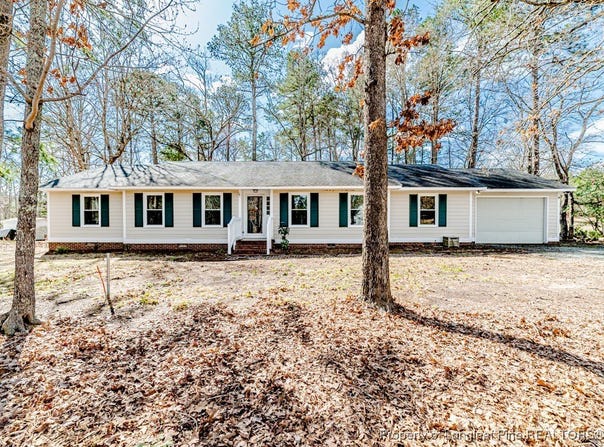 1301 Longleaf Lane, Sanford, NC 27330