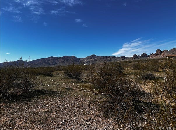 3129 S Peridot Road, Golden Valley, AZ 86413
