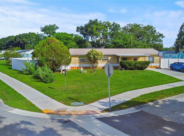 8210 68TH WAY N, PINELLAS PARK, FL 33781
