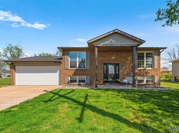 217 E Shiloh Drive, Red Bud, IL 62278