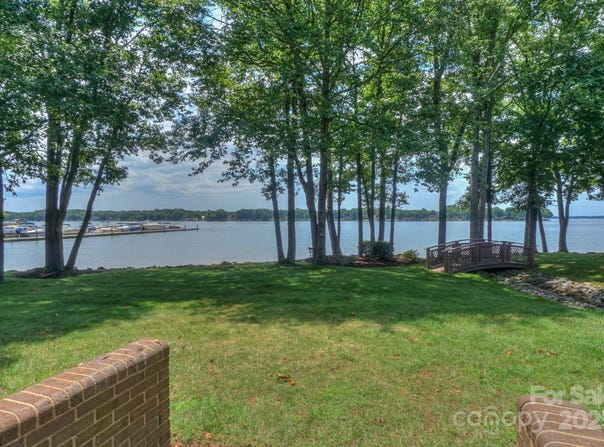 405 Northwest Drive, Davidson, NC 28036