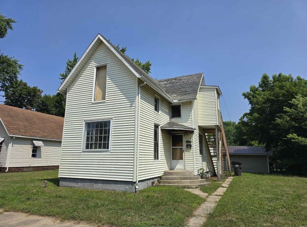 1118 Cedar Street, Elkhart, IN 46514-2364