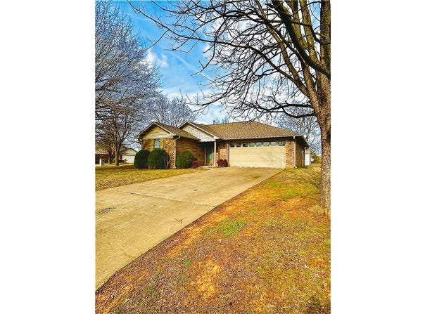701 Apple Tree Lane, Clarksville, AR 72830