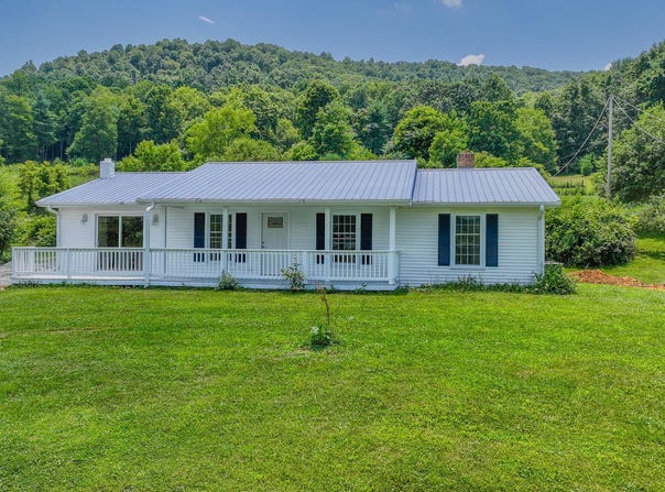 206 Spring Hollow Road, Marion, VA 24354