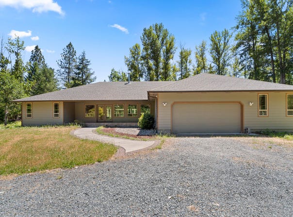 2525 Leland Road, Wolf Creek, OR 97497