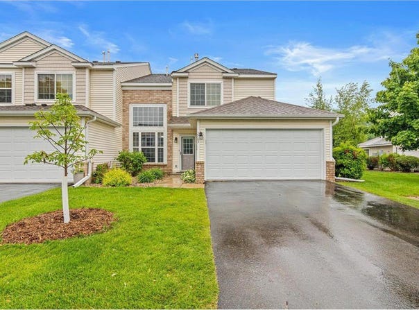 2765 Wagon Wheel Trail, Chaska, MN 55318