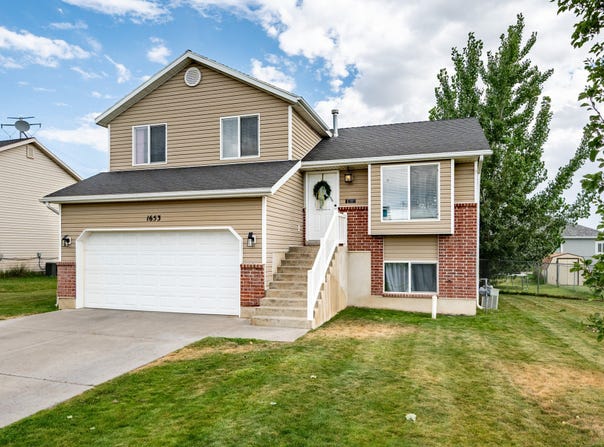 1653 W 600 N, Clinton, UT 84015