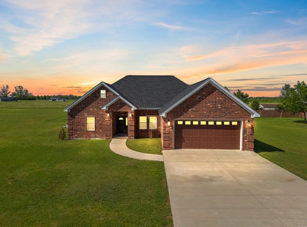 3188 Toltec Mounds Road, England, AR 72046