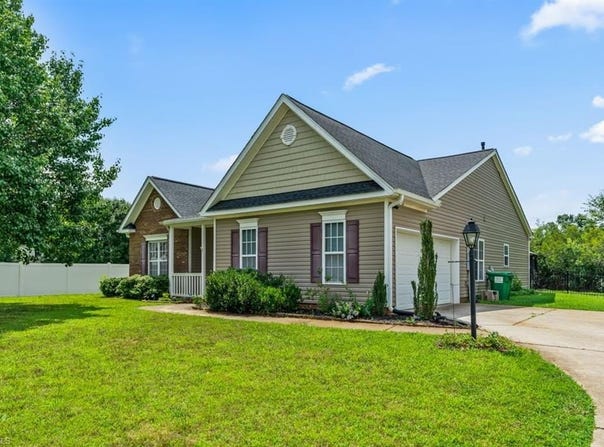 105 Derby Drive, King, NC 27021
