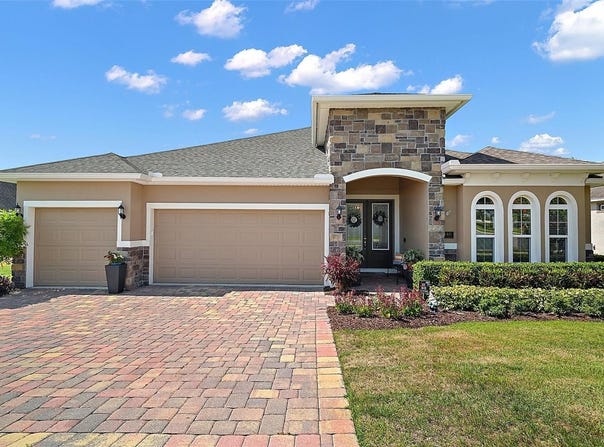 440 BELLISSIMO PLACE, HOWEY IN THE HILLS, FL 34737