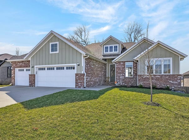 6039 S Kings Avenue, Springfield, MO 65810