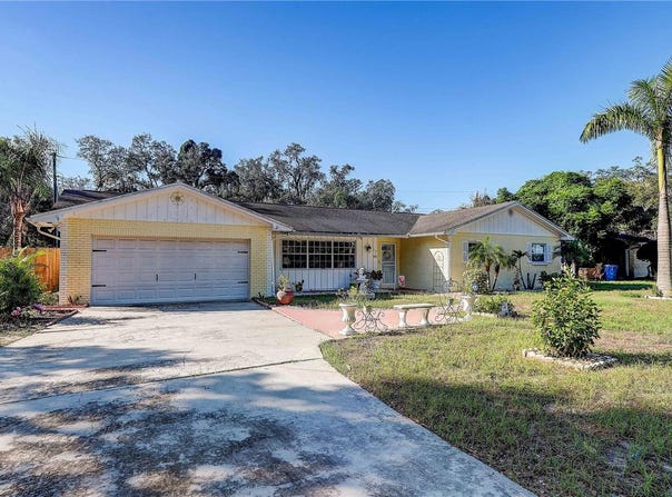 519 OAKHURST Street, BRANDON, FL 33511