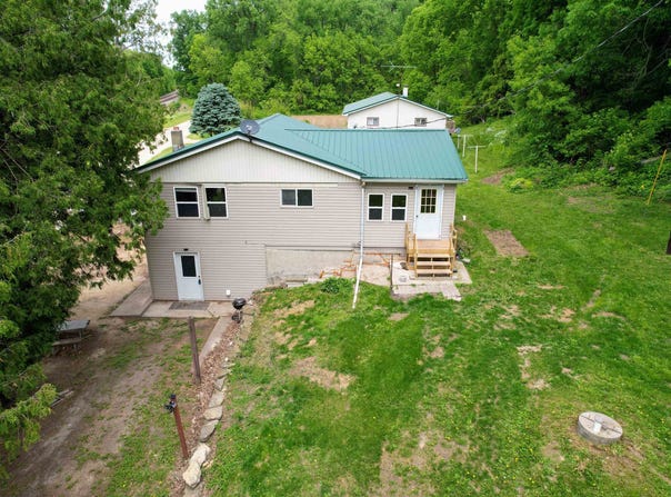 7280 Closing Dam Road, Cassville, WI 53806