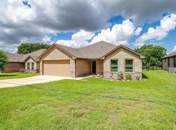 505 N Avenue E, Springtown, TX 76082