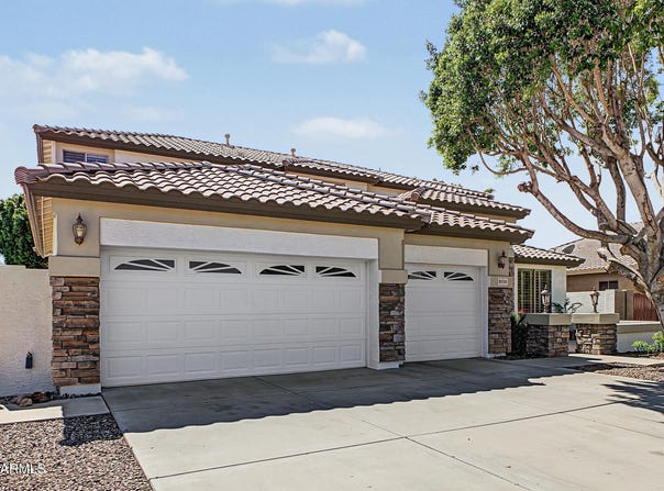 8039 W FOOTHILL Drive, Peoria, AZ 85383