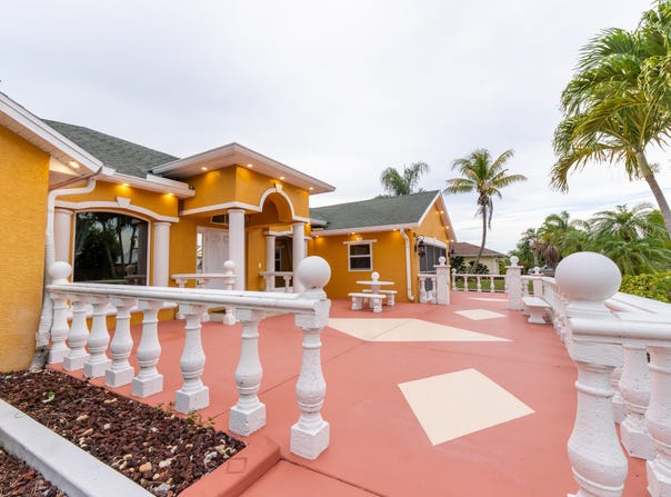 2853 SE Melaleuca Boulevard, Port Saint Lucie, FL 34952