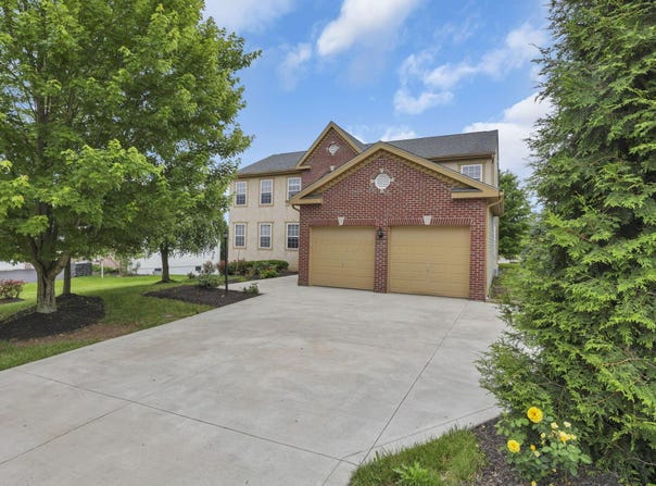3902 Rivers Run Drive, Lewis Center, OH 43035