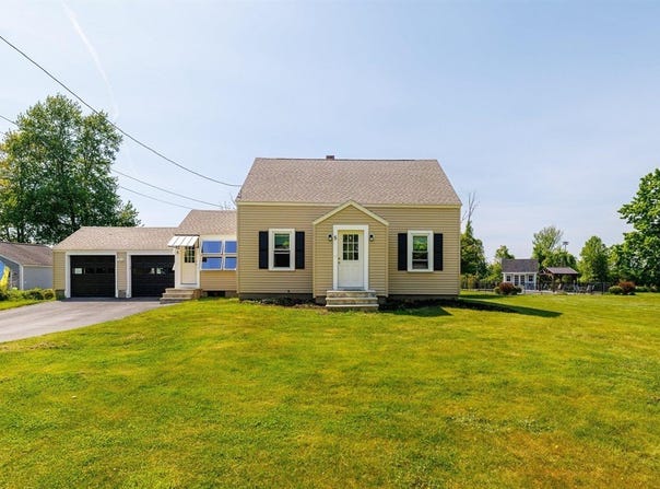 5 Bates St, Mendon, MA 01756