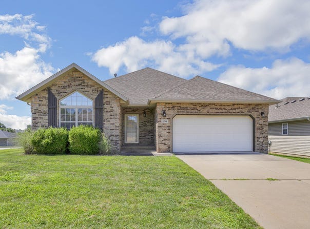 3790 W Rockwood Street, Springfield, MO 65807