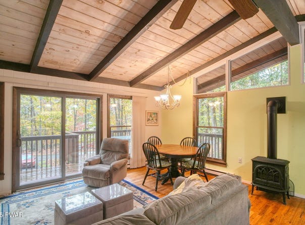 179 Forest Ridge Drive, Hawley, PA 18428