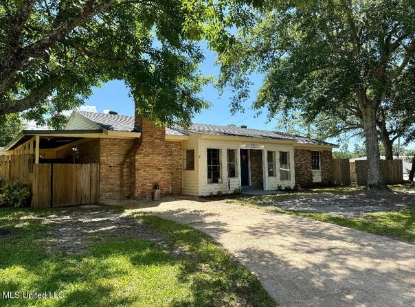 7000 Melrose Drive, Biloxi, MS 39532