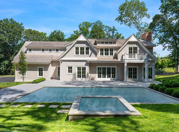 2524 Noyack Rd, Sag Harbor, NY 11963