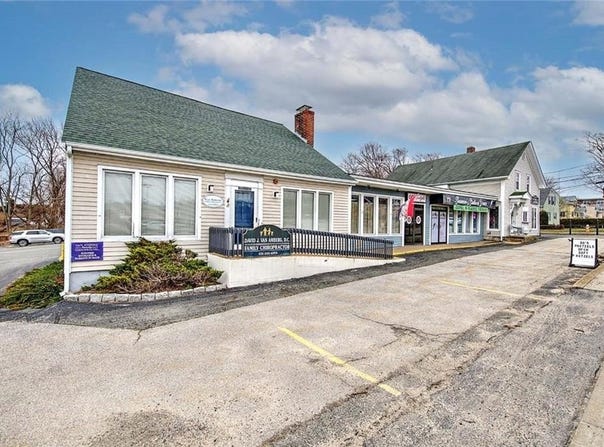 606 Metacom Avenue, Warren, RI 02885